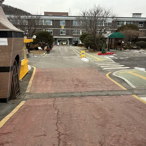 용인 물류센터 주차장 고무방지턱 시공